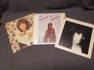 lot 42 image: 3 Linda Ronstadt Records