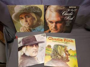 lot 44 image: 4 Charlie Rich Records