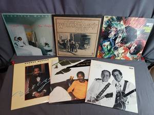 lot 54 image: 6 Records Including Grateful Dead