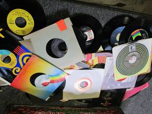50 various 45 reocrds  country arti...