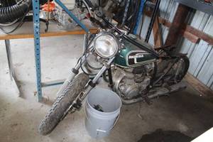 lot 203 image: 1973 Honda CB360 Motorcycle (for parts)