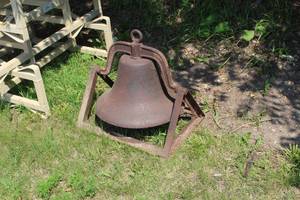 lot 205 image: Bell