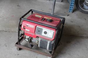 lot 284 image: Honda EB2500 GX160 Generator