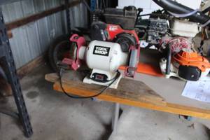 lot 305 image: Tool Shop 241-1406 6 12 hp Bench Grinder