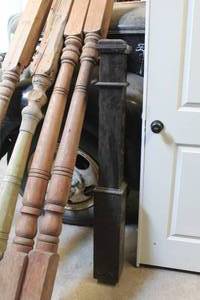 lot 319 image: Railing Posts