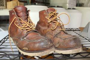 lot 345 image: Red Wing Vibram Size 10.5 Mens Work Boots