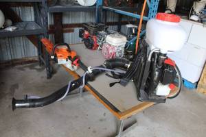 lot 301 image: Cardinal 3 hp Mist Duster