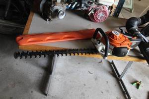 lot 304 image: Stihl HS 45C Gas Hedge Trimmer