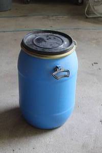lot 258 image: 15-Gallon Plastic Barrel