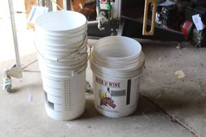 lot 272 image: Lot of (5) Plastic Buckets