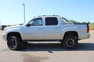 2007 Chevrolet Avalanche LT - 4X4 - LIFTED TRUCK