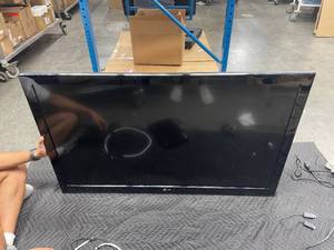 LG Class 1080p 120Hz 47CS570 LCD 1080p LCD Television  TV  Display