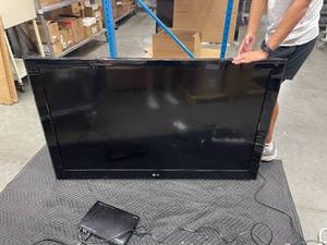 LG 55LD520C Commercial 55 120Hz Widescreen Integrated Full 1080p HD HDTV  Television  Monitor  Display