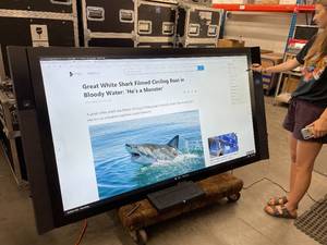 Microsoft 84 Surface Hub Touchscreen Monitor 4K Display with Built-in Intel i7 & Wireless Wi-Fi - Includes Keyboard & Interactive Pens