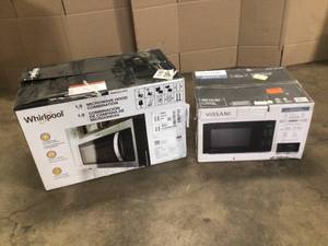 Lot of Mixed Microwaves customer Returns See Terms on Auction