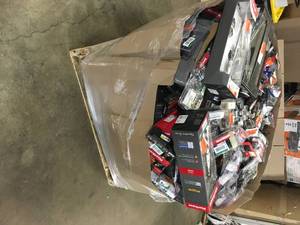 Mix Lot of assorted Locksmith Door Locks, Customer Returns - Review all pictures