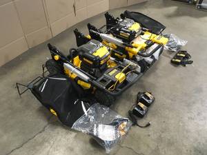 DEWALT 20V MAX 21.5 in. Battery Powered Walk Behind Self Propelled Lawn Mower, Lot of 2 - Customer Returns - Review all pictures
