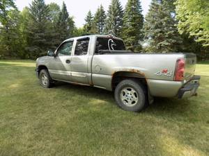 2003 Chevrolet Silverado 4 x 4