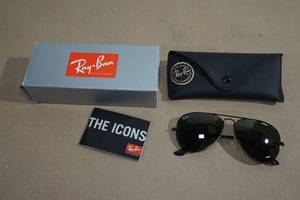 lot 74 image: Ray-Ban Classic Aviator Sunglasses