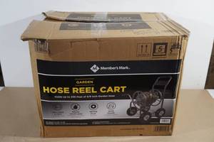 lot 130 image: Members Mark Garden Hose Reel Cart - Missing Crank Handle