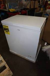 lot 45 image: Commercial Cool 5.4 Cu Ft Chest Freezer