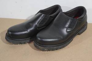 lot 17 image: Skechers Relaxed Fit Memory Foam Slip Resistant Shoes - Mens 9