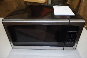 lot 50 image: Hamilton Beach 1.1 Cu Ft Microwave