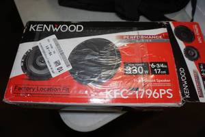 lot 160 image: Kenwood 6.75 3 Way Car Audio Speakers