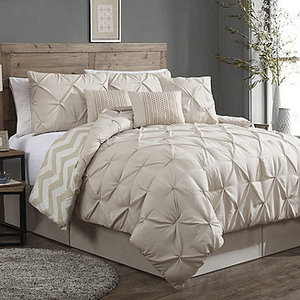 lot 15 image: Ella 7 Piece Comforter Set - Queen
