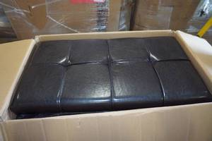 lot 146 image: Convenience Concepts Ottoman Bench - Damaged