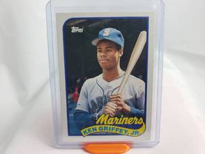 lot 61 image: Ken Griffey Jr. Rookie Card Topps 41T