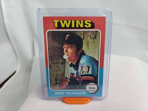 lot 91 image: Vintage Bert Blyleven Topps Chewing Gum No. 30