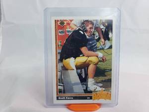 lot 4 image: Brett Favre Star Rookie Upper Deck #13