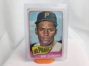 lot 30 image: Vintage Bob Clemente Topps No. 160