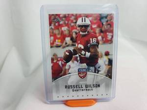 lot 45 image: Russell Wilson Leaf Young Stars Rookie Card