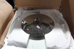 lot 363 image: Glass-TopMetal Pedestal Table