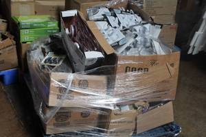 lot 390 image: Lot of (1 Pallet) Misc. Items