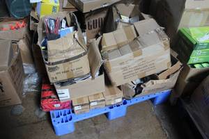 lot 393 image: Lot of (1 Pallet) Misc. Items
