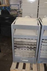 lot 5 image: Dayton 3E371B Fuel-Trimmer Commercial Natural Gas Heater