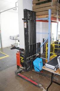 lot 16 image: BT Prime Mover 2500-lbs 24VDC Electric Power Lift with Exide Single Shift 12 Cell  24V Industrial Battery Charger