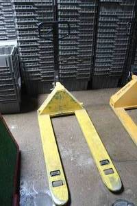 lot 23 image: Hyster Pallet Jack