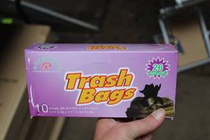 lot 161 image: Lot of (1 Case) Rosewood Plastic 26-Gallon Trash Bags 10-count