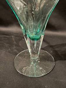 lot 98 image: Decorative Vase