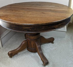 lot 4 image: Antique Round Wooden Pedestal Table