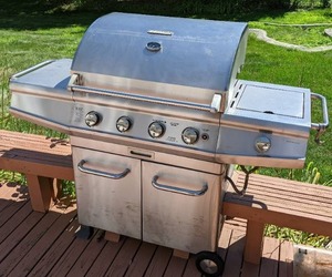 lot 1 image: Brinkmann Propane Grill with Side Burner, Tank, BBQ Tools and Cover