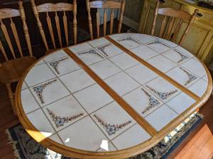 lot 6 image: Vintage Country Style Tile Top Dining Table and 4 Chairs