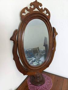 lot 100 image: Antique Wooden Mountable Swivel Mirror