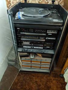 lot 117 image: Vintage Sears LXI Series Record Player, Stereo Dual Cassette Deck, AMFM Stereo Tuner, Stereo Integrated Amplifier, Tweeter