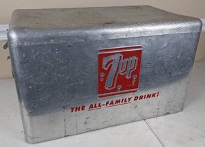 lot 114 image: Vintage 7-Up The All Family Drink Aluminum Cooler-Quality Cronstroms Service