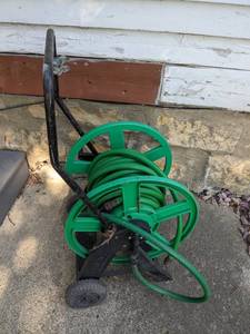 lot 118 image: Portable Hose Reel with Hose
